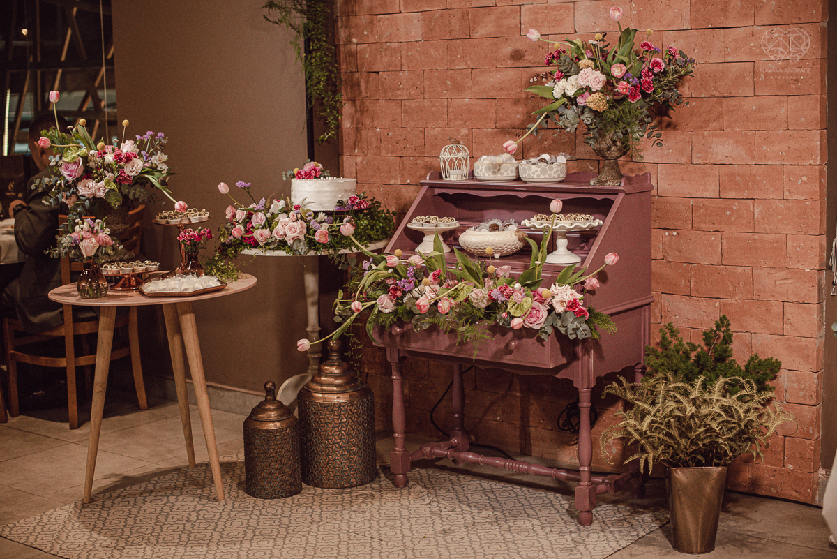 casamento mini wedding realizado na cidade de snatos no restaurante cantina liliana pela fotografa premiada nayra andrade vestido da santos maison decoração por camila da alcrim e cabelo nayara penteados casamento rustico romanttico com fotos inspiradoraw