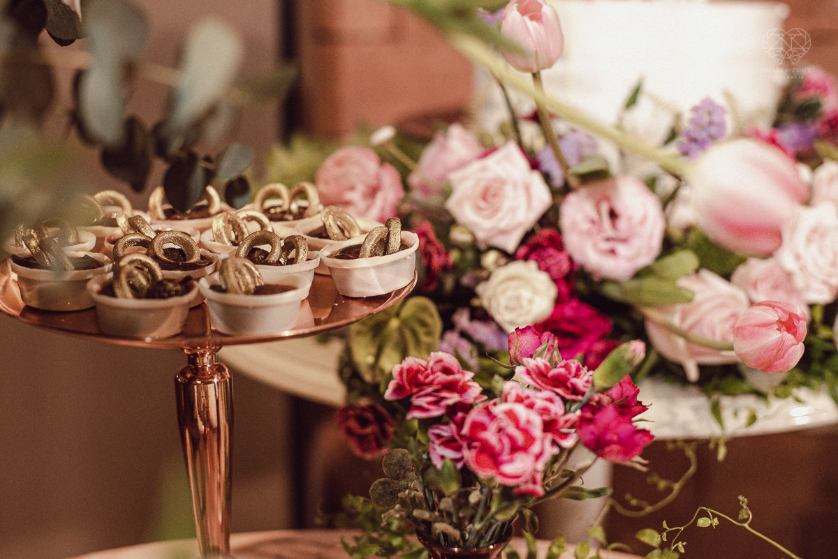 casamento mini wedding realizado na cidade de snatos no restaurante cantina liliana pela fotografa premiada nayra andrade vestido da santos maison decoração por camila da alcrim e cabelo nayara penteados casamento rustico romanttico com fotos inspiradoraw