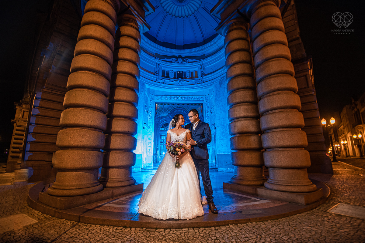 Fotos de casamento no centro historico de santos fotos artisticas e romanticas casamento mini wedding realizado na cidade de snatos no restaurante cantina liliana pela fotografa premiada nayra andrade vestido da santos maison decoração por camila da alcri