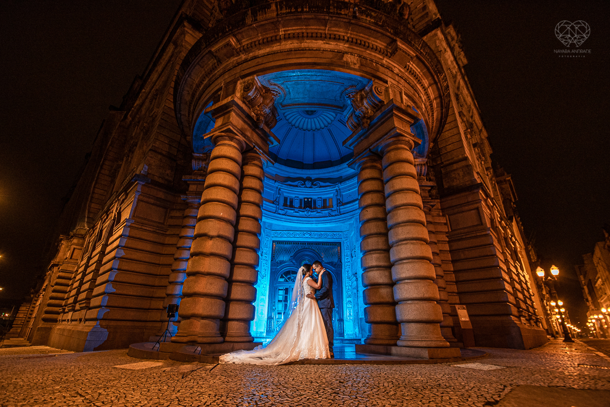 Fotos de casamento no centro historico de santos fotos artisticas e romanticas casamento mini wedding realizado na cidade de snatos no restaurante cantina liliana pela fotografa premiada nayra andrade vestido da santos maison decoração por camila da alcri
