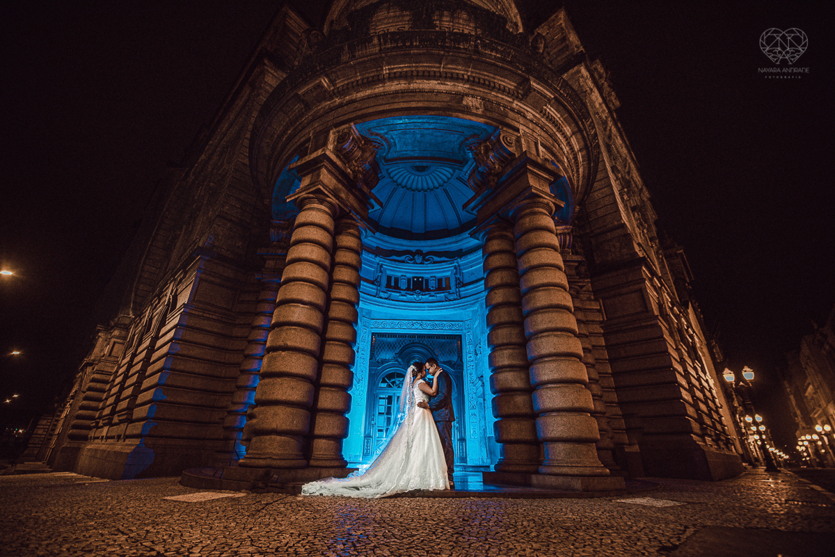Fotos de casamento no centro historico de santos fotos artisticas e romanticas casamento mini wedding realizado na cidade de snatos no restaurante cantina liliana pela fotografa premiada nayra andrade vestido da santos maison decoração por camila da alcri