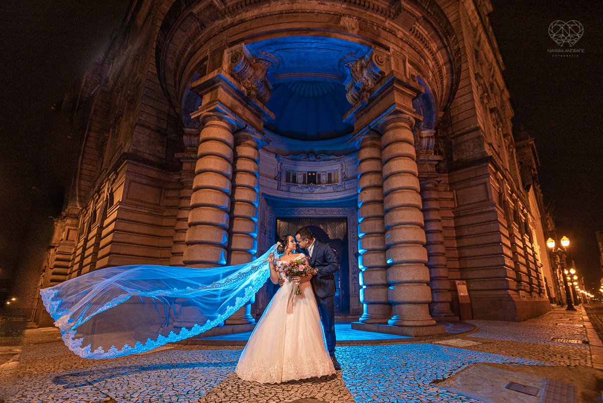 Fotos de casamento no centro historico de santos fotos artisticas e romanticas casamento mini wedding realizado na cidade de snatos no restaurante cantina liliana pela fotografa premiada nayra andrade vestido da santos maison decoração por camila da alcri