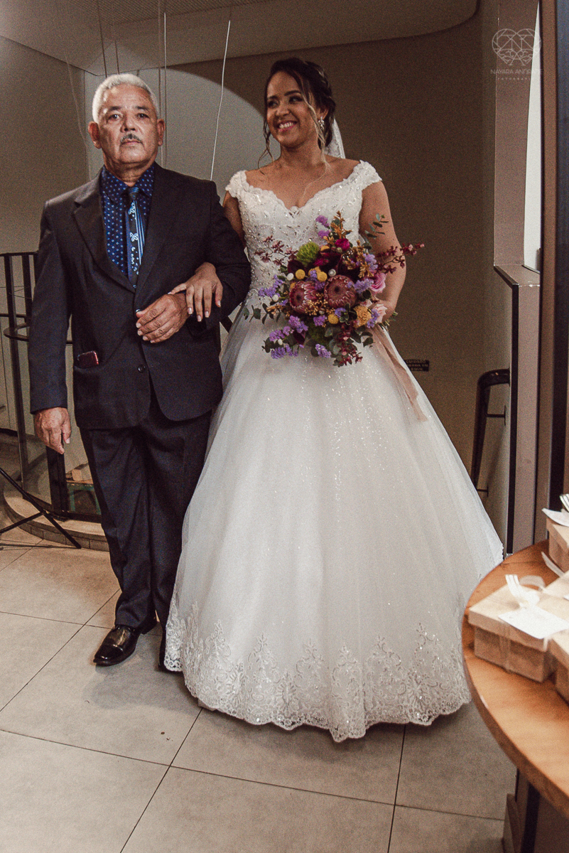 casamento mini wedding realizado na cidade de snatos no restaurante cantina liliana pela fotografa premiada nayra andrade vestido da santos maison decoração por camila da alcrim e cabelo nayara penteados casamento rustico romanttico com fotos inspiradoraw