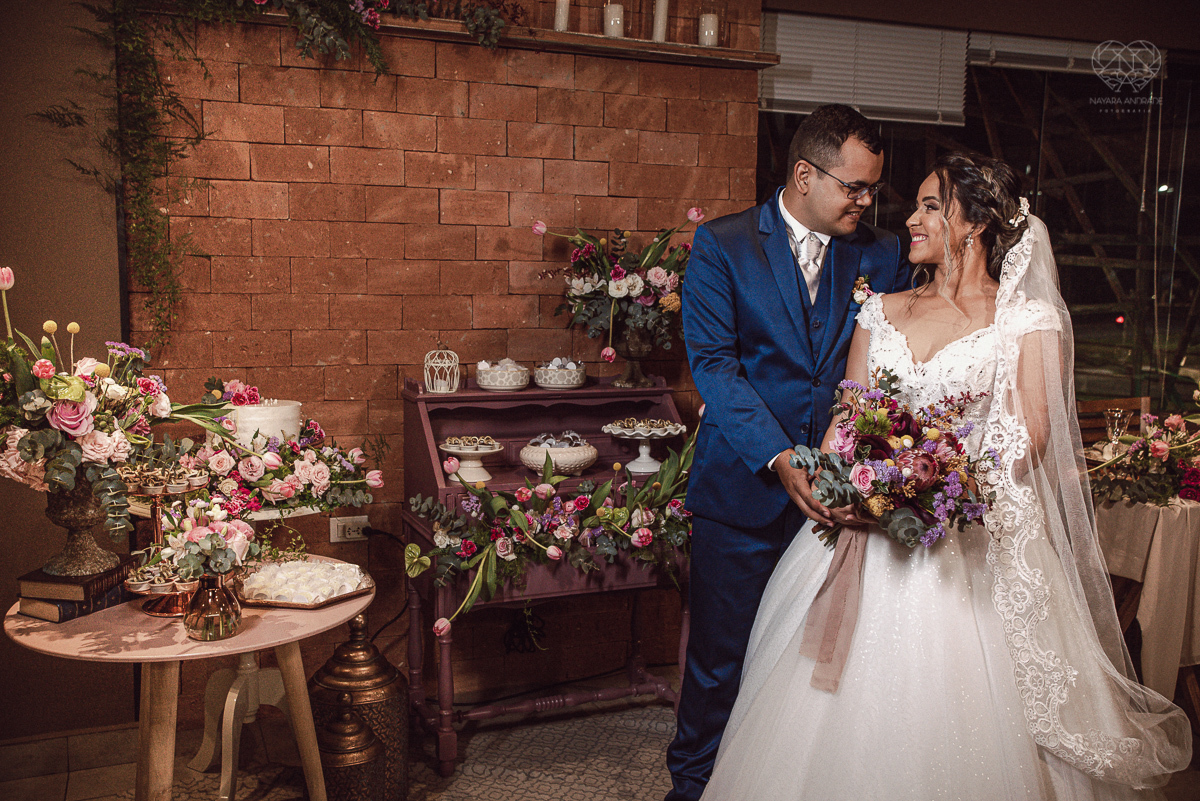 casamento mini wedding realizado na cidade de snatos no restaurante cantina liliana pela fotografa premiada nayra andrade vestido da santos maison decoração por camila da alcrim e cabelo nayara penteados casamento rustico romanttico com fotos inspiradoraw