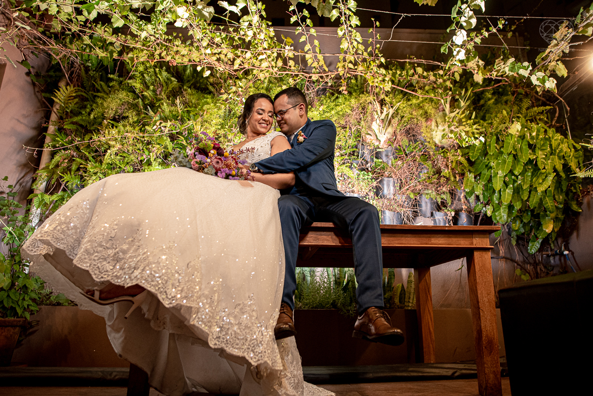 casamento mini wedding realizado na cidade de snatos no restaurante cantina liliana pela fotografa premiada nayra andrade vestido da santos maison decoração por camila da alcrim e cabelo nayara penteados casamento rustico romanttico com fotos inspiradoraw
