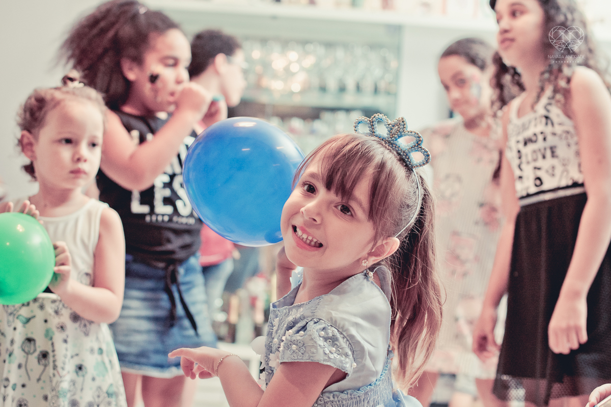 https://www.nayaraandradefotografia.com/portfolio/comemoracoes/730378-festa-de-aniversario-infantil-em-casa-carol-4-anos