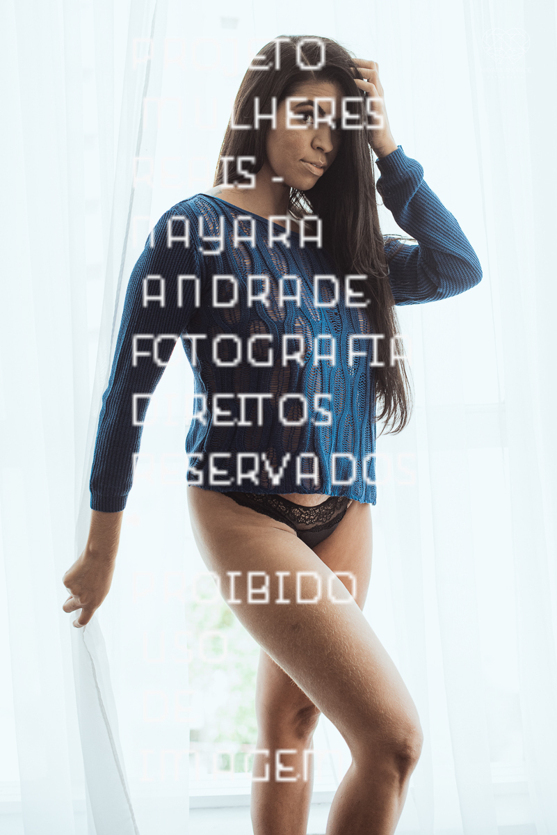 Ensaio feminino sensual nu boudoir feito em estudio lifestyle em santos nu artistico feminino pela fotografa nayara andrade fotografia