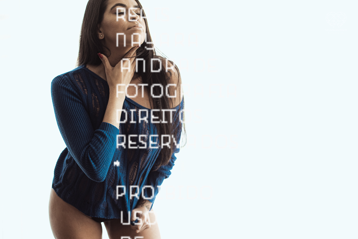 Ensaio feminino sensual nu boudoir feito em estudio lifestyle em santos nu artistico feminino pela fotografa nayara andrade fotografia