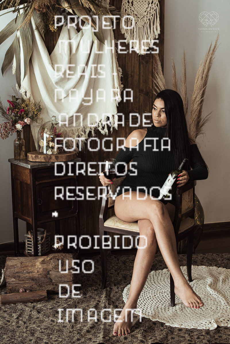Ensaio feminino sensual nu boudoir feito em estudio lifestyle em santos nu artistico feminino pela fotografa nayara andrade fotografia
