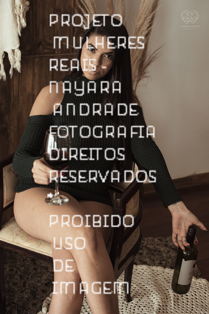 Ensaio feminino sensual nu boudoir feito em estudio lifestyle em santos nu artistico feminino pela fotografa nayara andrade fotografia