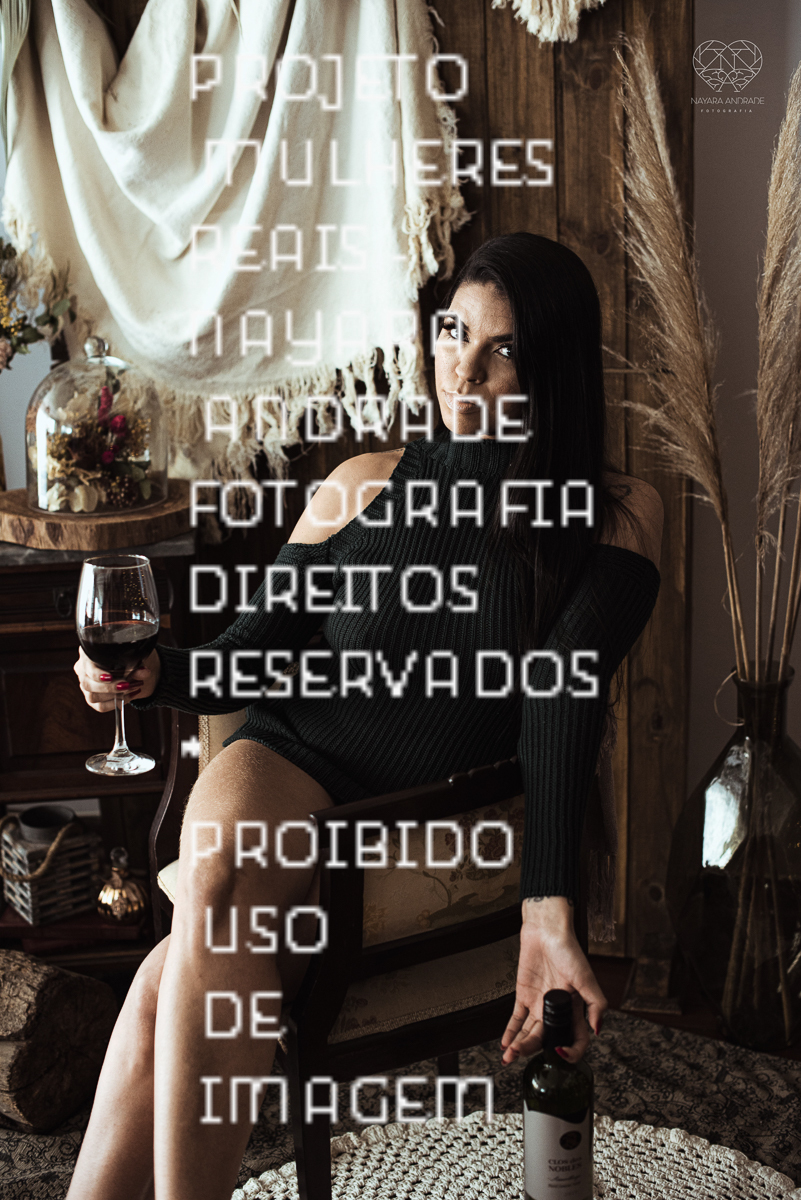 Ensaio feminino sensual nu boudoir feito em estudio lifestyle em santos nu artistico feminino pela fotografa nayara andrade fotografia