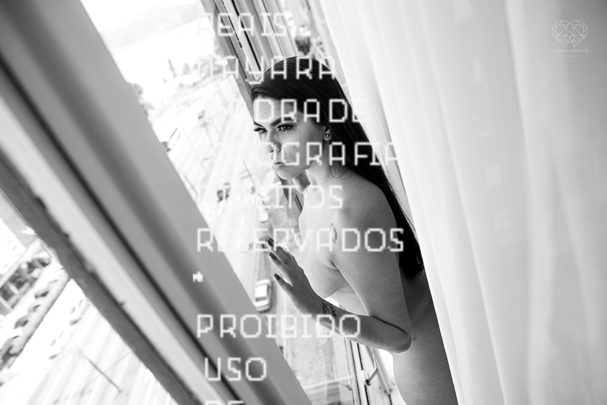 Ensaio feminino sensual nu boudoir feito em estudio lifestyle em santos nu artistico feminino pela fotografa nayara andrade fotografia