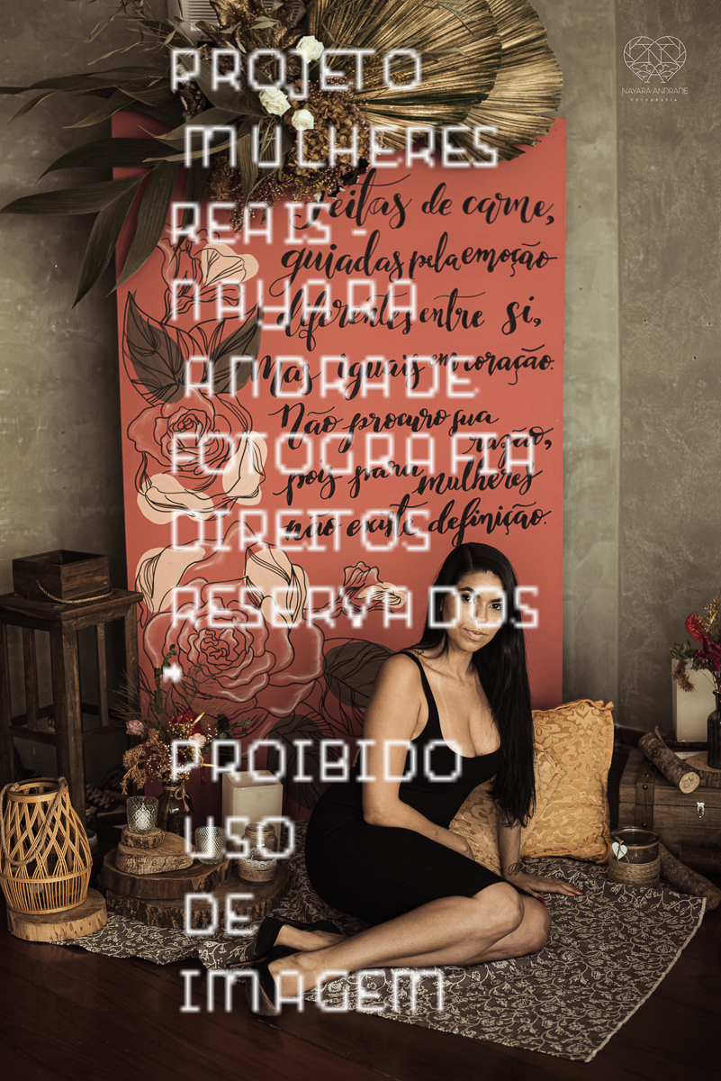 Ensaio feminino sensual nu boudoir feito em estudio lifestyle em santos nu artistico feminino pela fotografa nayara andrade fotografia