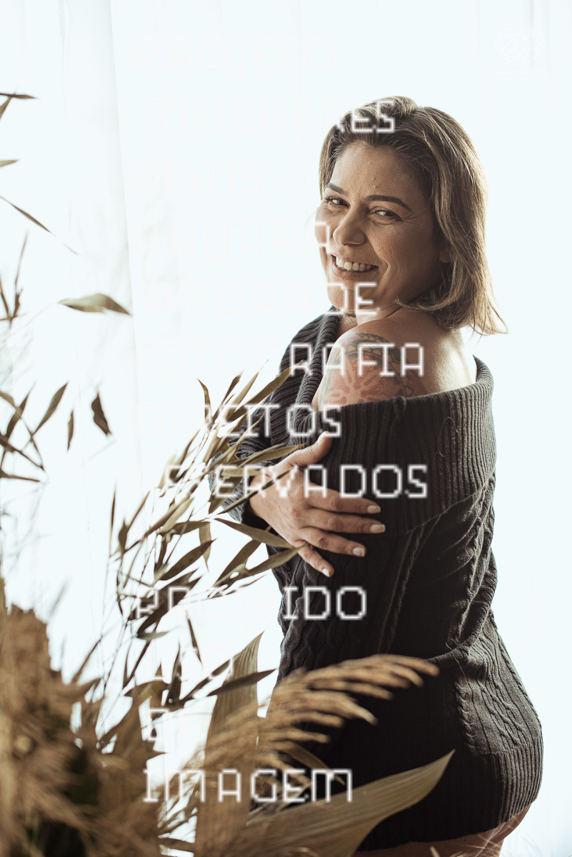 ensaio feminino projeto mulheres reais nayara andrade fotografia fotos leves sensuais e naturais de mulheres reais feitas em santos litoral de sao paulo