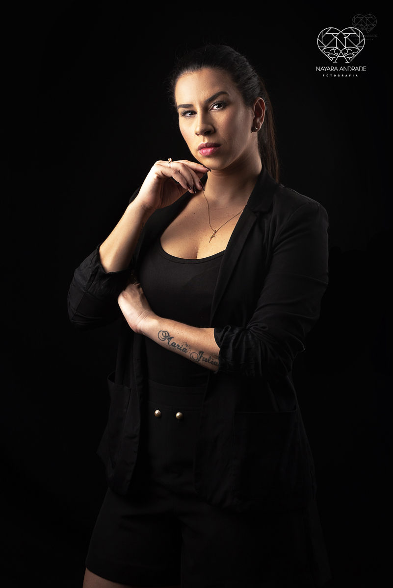 Ensaio feminino feito para mulheres empreendedoras com personalidade forte fotos para redes sociais  e  midias palestras mulheres donas de si trabalho feito pela fotografa premiada nayara andrade