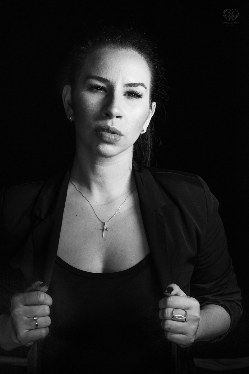 Ensaio feminino feito para mulheres empreendedoras com personalidade forte fotos para redes sociais  e  midias palestras mulheres donas de si trabalho feito pela fotografa premiada nayara andrade