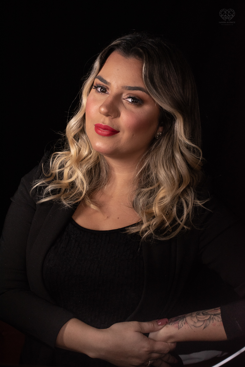 Ensaio feminino feito para mulheres empreendedoras com personalidade forte fotos para redes sociais  e  midias palestras mulheres donas de si trabalho feito pela fotografa premiada nayara andrade