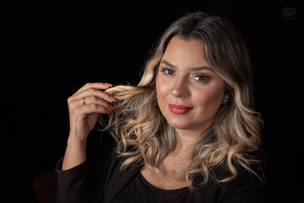 Ensaio feminino feito para mulheres empreendedoras com personalidade forte fotos para redes sociais  e  midias palestras mulheres donas de si trabalho feito pela fotografa premiada nayara andrade