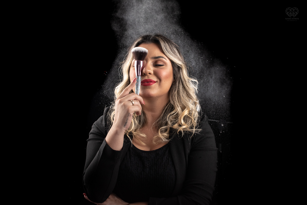 Ensaio feminino feito para mulheres empreendedoras com personalidade forte fotos para redes sociais  e  midias palestras mulheres donas de si trabalho feito pela fotografa premiada nayara andrade