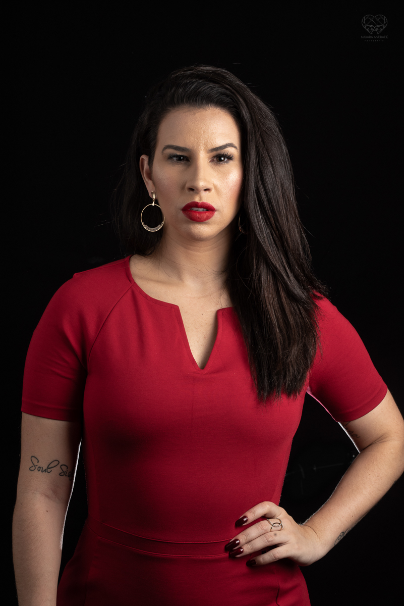 Ensaio feminino feito para mulheres empreendedoras com personalidade forte fotos para redes sociais  e  midias palestras mulheres donas de si trabalho feito pela fotografa premiada nayara andrade