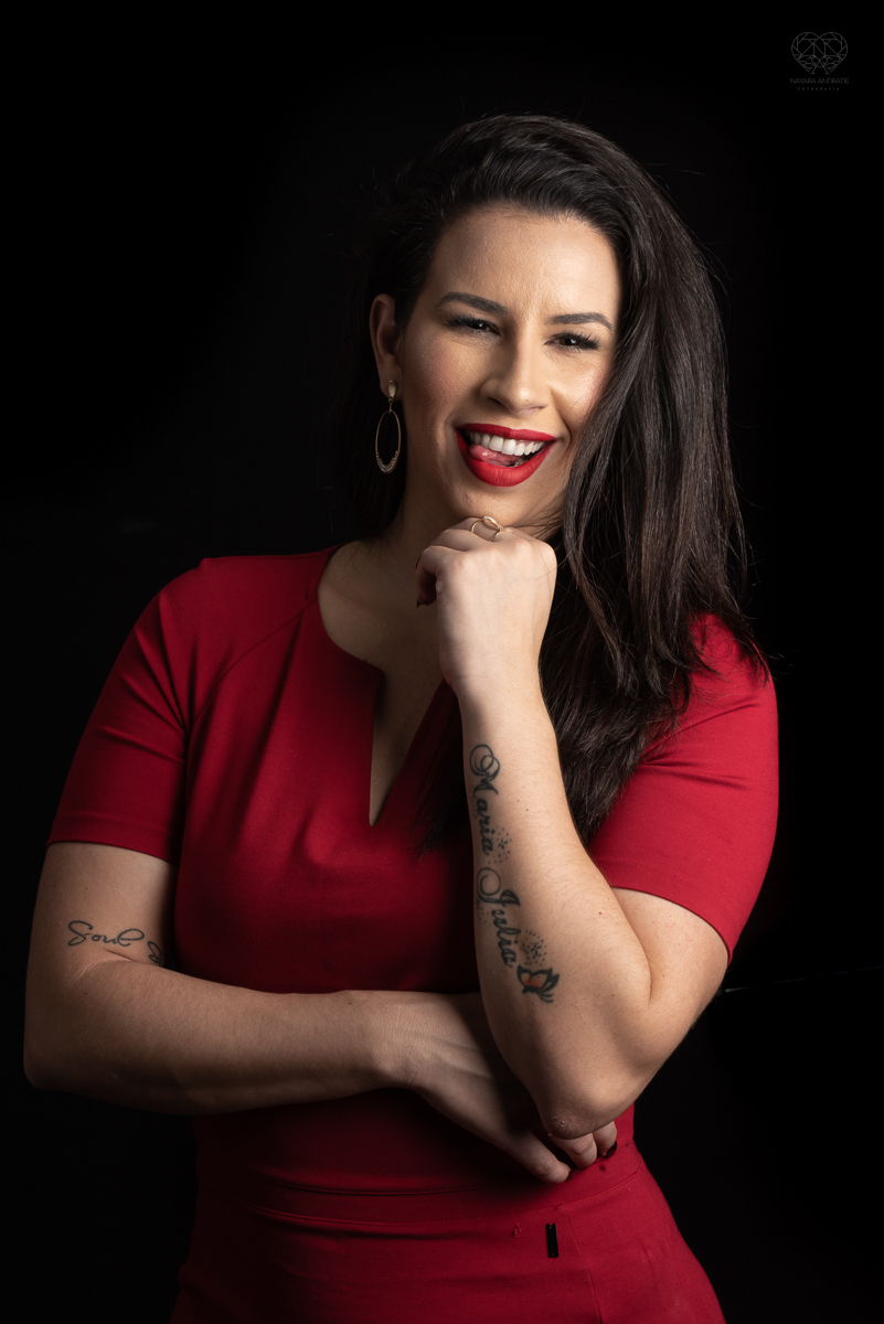 Ensaio feminino feito para mulheres empreendedoras com personalidade forte fotos para redes sociais  e  midias palestras mulheres donas de si trabalho feito pela fotografa premiada nayara andrade