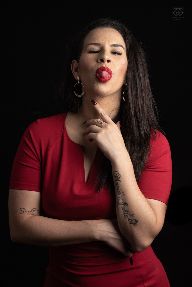 Ensaio feminino feito para mulheres empreendedoras com personalidade forte fotos para redes sociais  e  midias palestras mulheres donas de si trabalho feito pela fotografa premiada nayara andrade