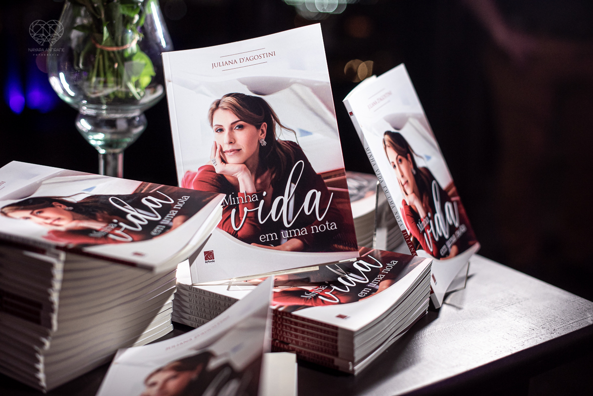 Lançamento da biografia da pianista Juliana DAgostini minha vida em uma nota fotos feitas pela fotografa premiada nayara andrade fotografia de santos litoral de sao paulo 