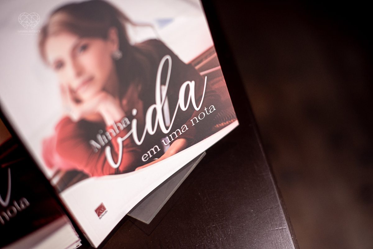 Lançamento da biografia da pianista Juliana DAgostini minha vida em uma nota fotos feitas pela fotografa premiada nayara andrade fotografia de santos litoral de sao paulo 