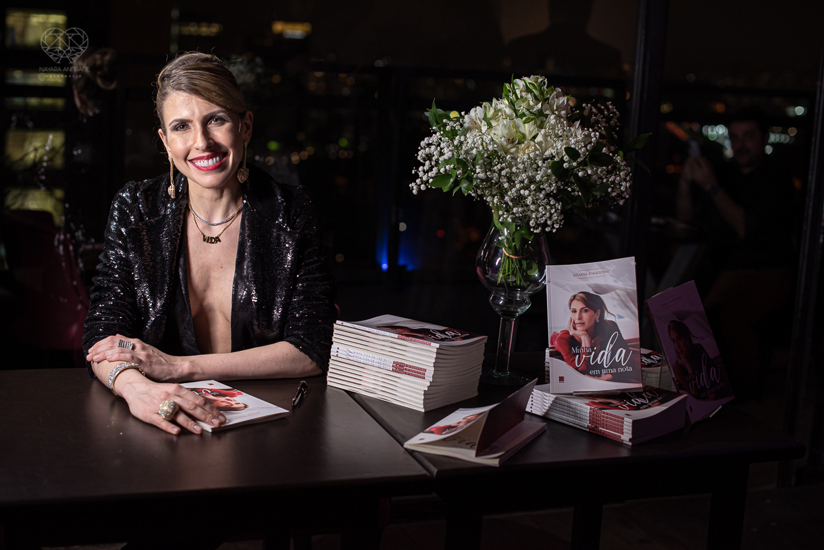 Lançamento da biografia da pianista Juliana DAgostini minha vida em uma nota fotos feitas pela fotografa premiada nayara andrade fotografia de santos litoral de sao paulo 
