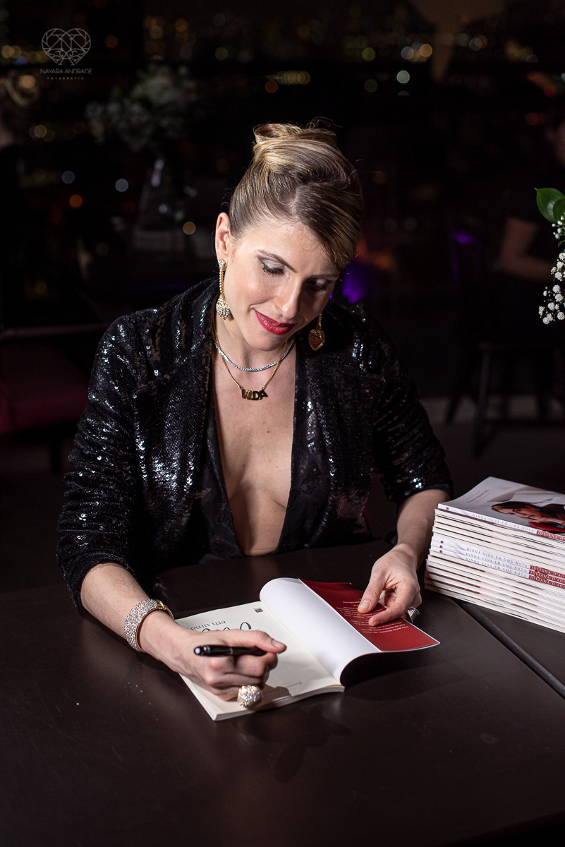 Lançamento da biografia da pianista Juliana DAgostini minha vida em uma nota fotos feitas pela fotografa premiada nayara andrade fotografia de santos litoral de sao paulo 