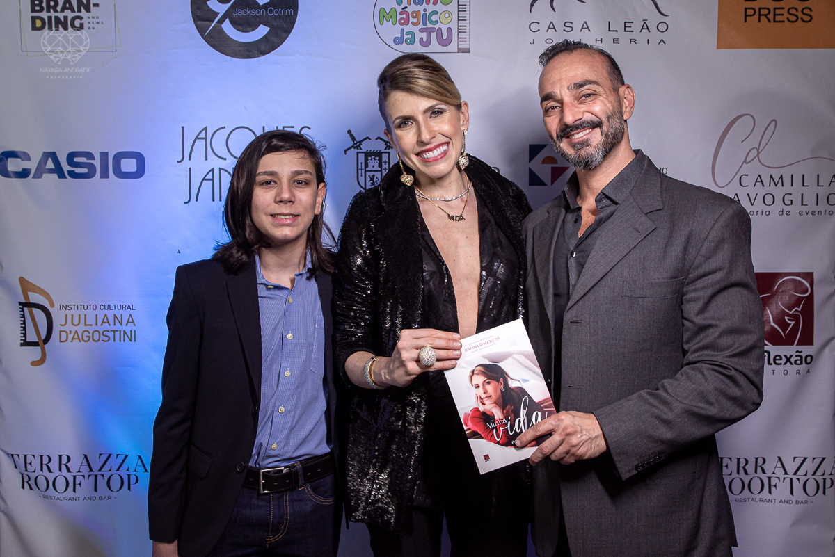 Lançamento da biografia da pianista Juliana DAgostini minha vida em uma nota fotos feitas pela fotografa premiada nayara andrade fotografia de santos litoral de sao paulo Fotos com a empresaria Lydia Sayeg