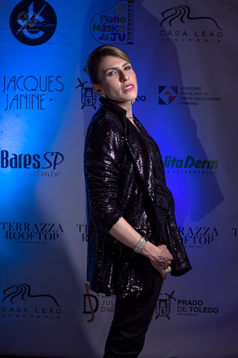 Lançamento da biografia da pianista Juliana DAgostini minha vida em uma nota fotos feitas pela fotografa premiada nayara andrade fotografia de santos litoral de sao paulo Fotos com a empresaria Lydia Sayeg