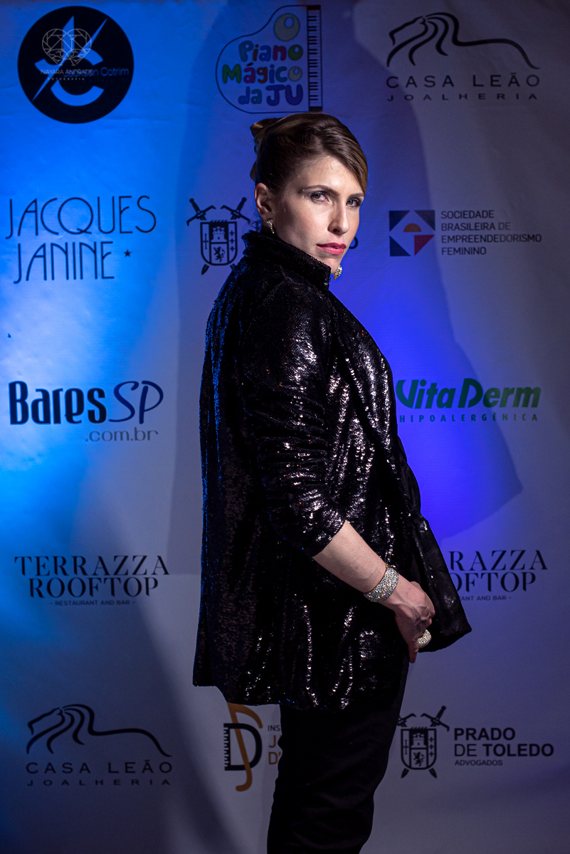Lançamento da biografia da pianista Juliana DAgostini minha vida em uma nota fotos feitas pela fotografa premiada nayara andrade fotografia de santos litoral de sao paulo Fotos com a empresaria Lydia Sayeg