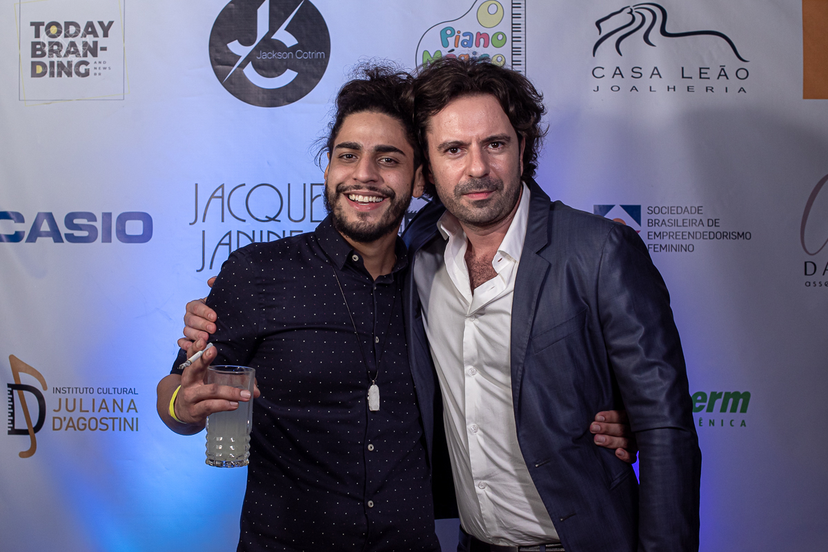 Lançamento da biografia da pianista Juliana DAgostini minha vida em uma nota fotos feitas pela fotografa premiada nayara andrade fotografia de santos litoral de sao paulo Fotos com a empresaria Lydia Sayeg