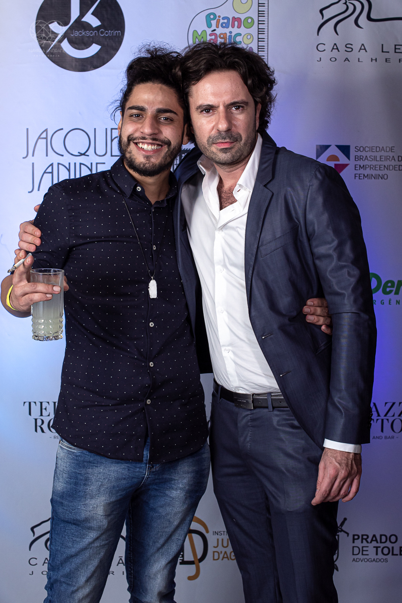 Lançamento da biografia da pianista Juliana DAgostini minha vida em uma nota fotos feitas pela fotografa premiada nayara andrade fotografia de santos litoral de sao paulo Fotos com a empresaria Lydia Sayeg