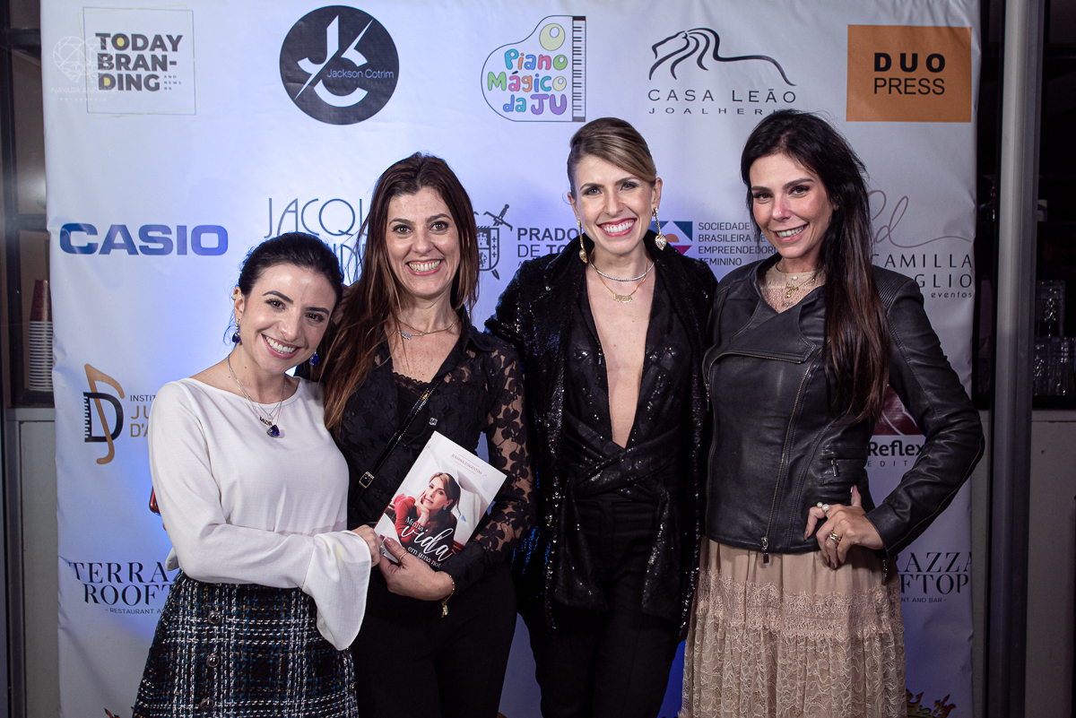 Lançamento da biografia da pianista Juliana DAgostini minha vida em uma nota fotos feitas pela fotografa premiada nayara andrade fotografia de santos litoral de sao paulo Fotos com a empresaria Lydia Sayeg
