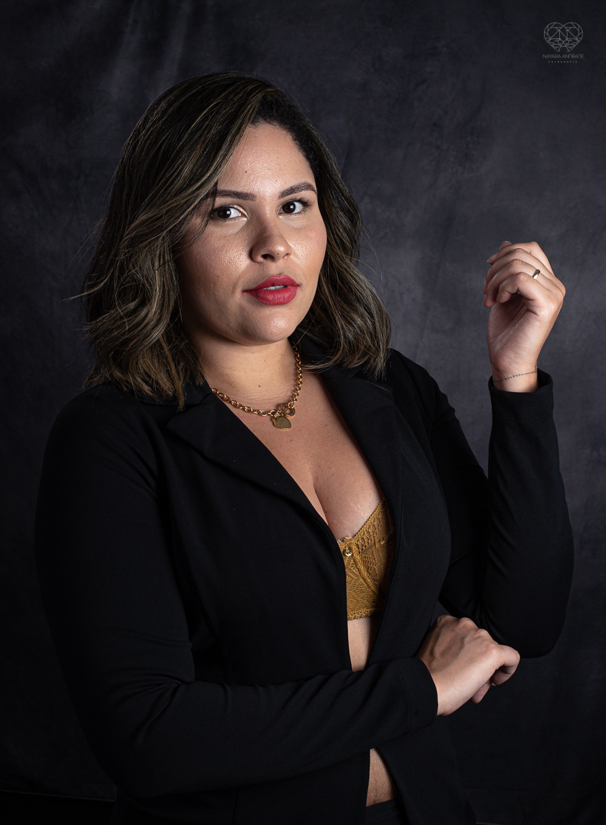 Fotos paras posicionamento de marca de empresa de salao de beleza cabelereiro e empreendedora feminina mulher Letycia Medeiros feitos pela fotografa premiada Nayara Andrade em Santos litoral de sao paulo fotos para empreendedores e posicionamento de marca