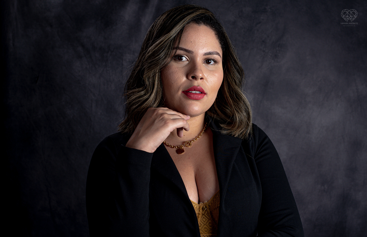 Fotos paras posicionamento de marca de empresa de salao de beleza cabelereiro e empreendedora feminina mulher Letycia Medeiros feitos pela fotografa premiada Nayara Andrade em Santos litoral de sao paulo fotos para empreendedores e posicionamento de marca