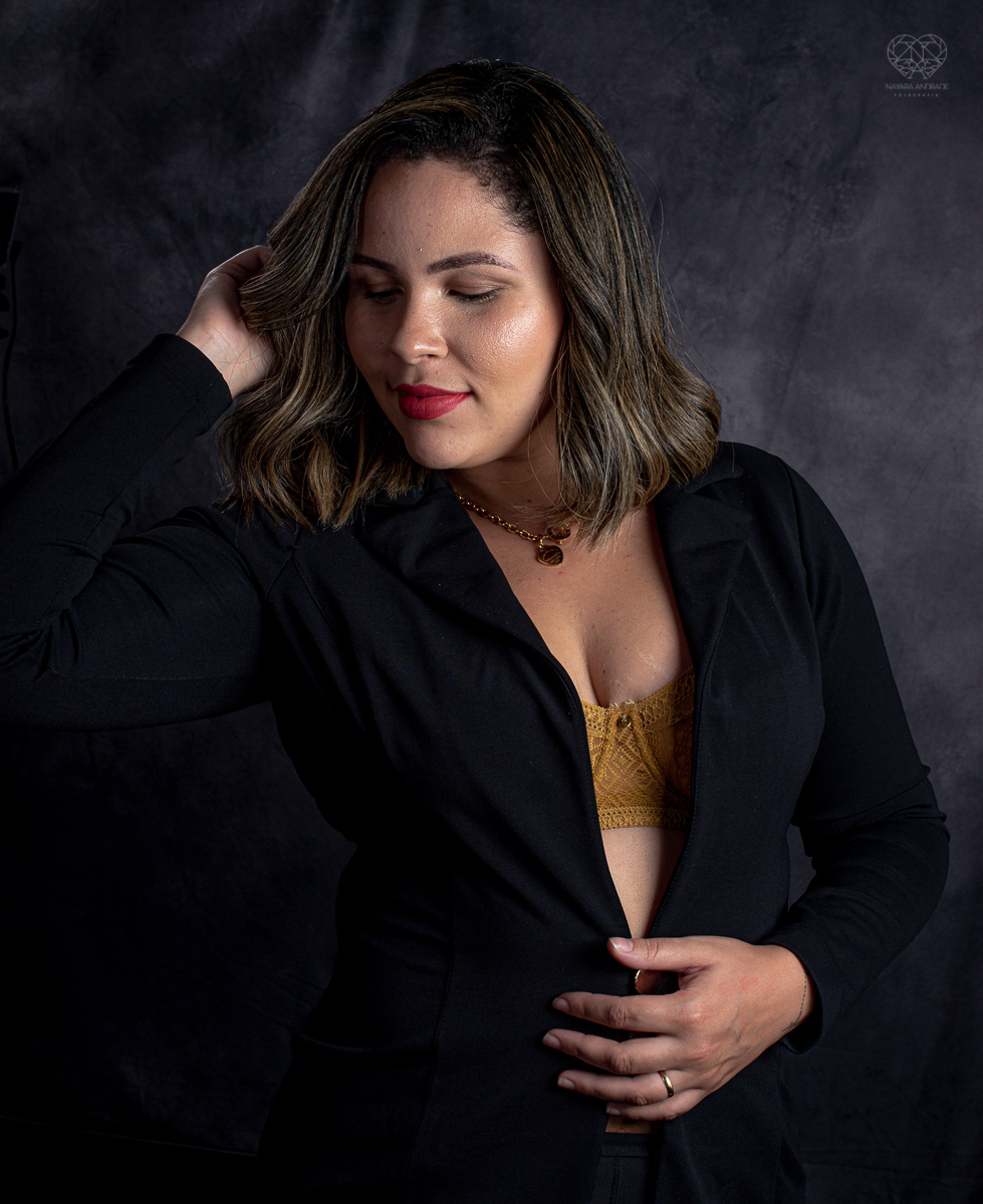 Fotos paras posicionamento de marca de empresa de salao de beleza cabelereiro e empreendedora feminina mulher Letycia Medeiros feitos pela fotografa premiada Nayara Andrade em Santos litoral de sao paulo fotos para empreendedores e posicionamento de marca