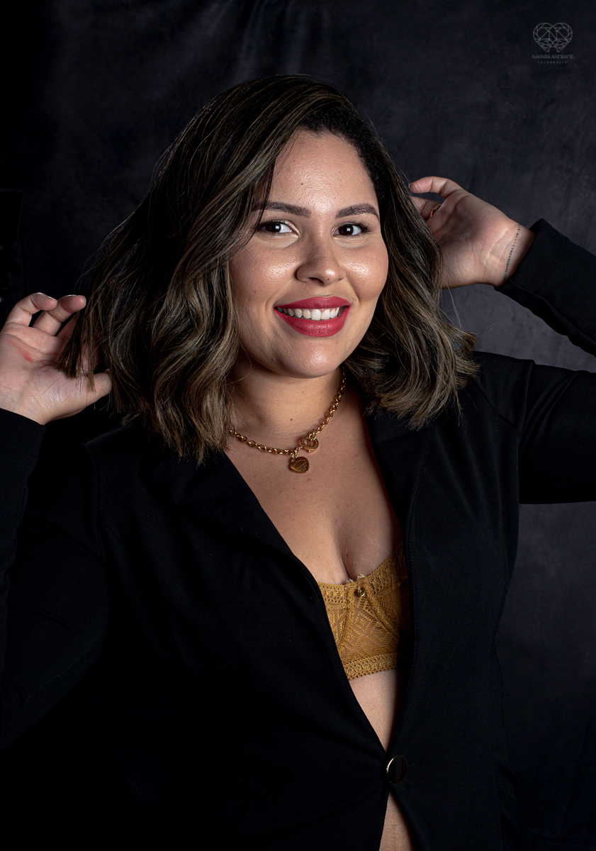 Fotos paras posicionamento de marca de empresa de salao de beleza cabelereiro e empreendedora feminina mulher Letycia Medeiros feitos pela fotografa premiada Nayara Andrade em Santos litoral de sao paulo fotos para empreendedores e posicionamento de marca