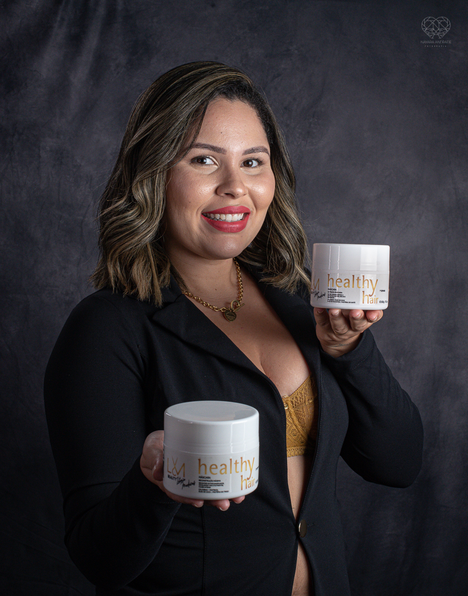 Fotos paras posicionamento de marca de empresa de salao de beleza cabelereiro e empreendedora feminina mulher Letycia Medeiros feitos pela fotografa premiada Nayara Andrade em Santos litoral de sao paulo fotos para empreendedores e posicionamento de marca
