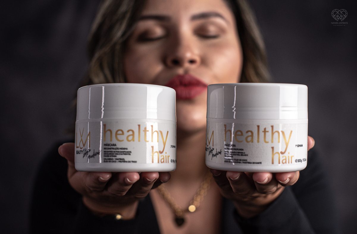 Fotos paras posicionamento de marca de empresa de salao de beleza cabelereiro e empreendedora feminina mulher Letycia Medeiros feitos pela fotografa premiada Nayara Andrade em Santos litoral de sao paulo fotos para empreendedores e posicionamento de marca