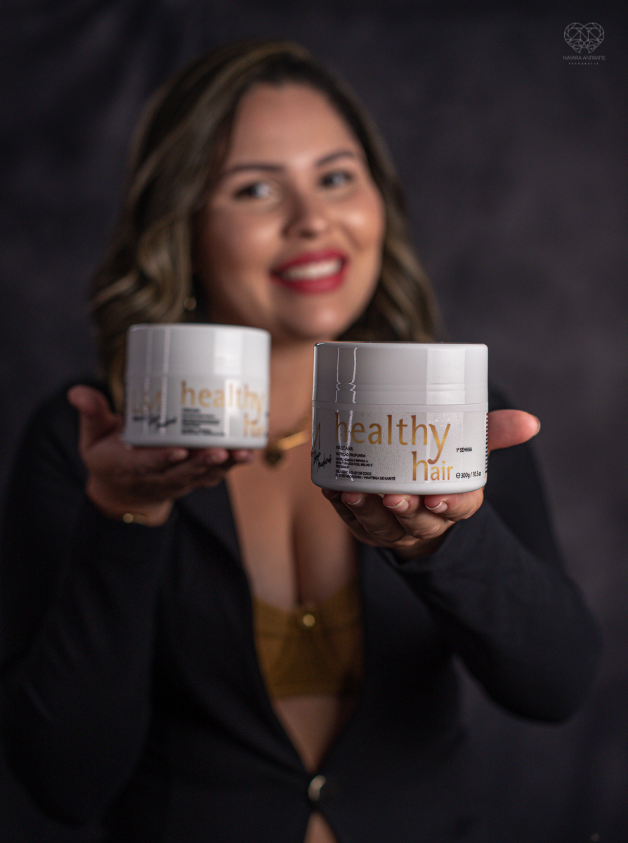 Fotos paras posicionamento de marca de empresa de salao de beleza cabelereiro e empreendedora feminina mulher Letycia Medeiros feitos pela fotografa premiada Nayara Andrade em Santos litoral de sao paulo fotos para empreendedores e posicionamento de marca