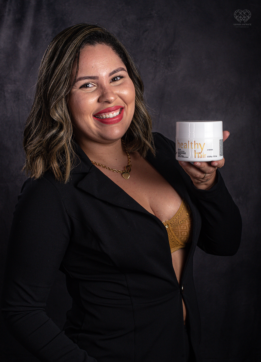Fotos paras posicionamento de marca de empresa de salao de beleza cabelereiro e empreendedora feminina mulher Letycia Medeiros feitos pela fotografa premiada Nayara Andrade em Santos litoral de sao paulo fotos para empreendedores e posicionamento de marca