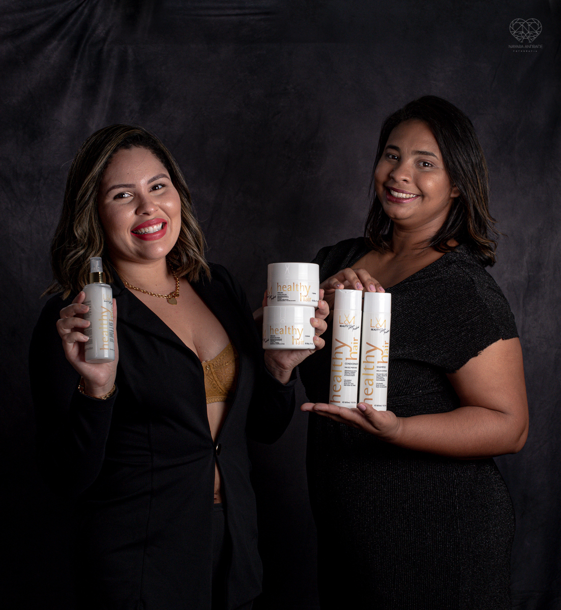 Fotos paras posicionamento de marca de empresa de salao de beleza cabelereiro e empreendedora feminina mulher Letycia Medeiros feitos pela fotografa premiada Nayara Andrade em Santos litoral de sao paulo fotos para empreendedores e posicionamento de marca