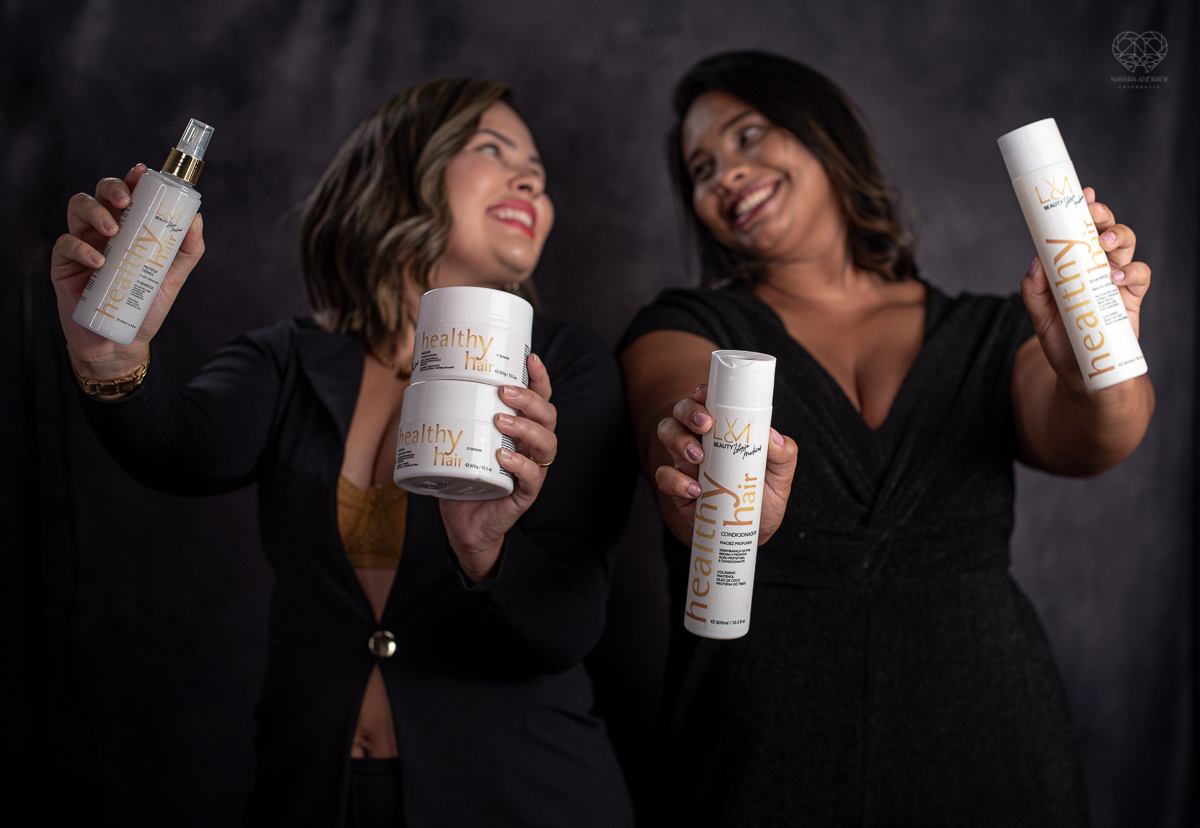 Fotos paras posicionamento de marca de empresa de salao de beleza cabelereiro e empreendedora feminina mulher Letycia Medeiros feitos pela fotografa premiada Nayara Andrade em Santos litoral de sao paulo fotos para empreendedores e posicionamento de marca