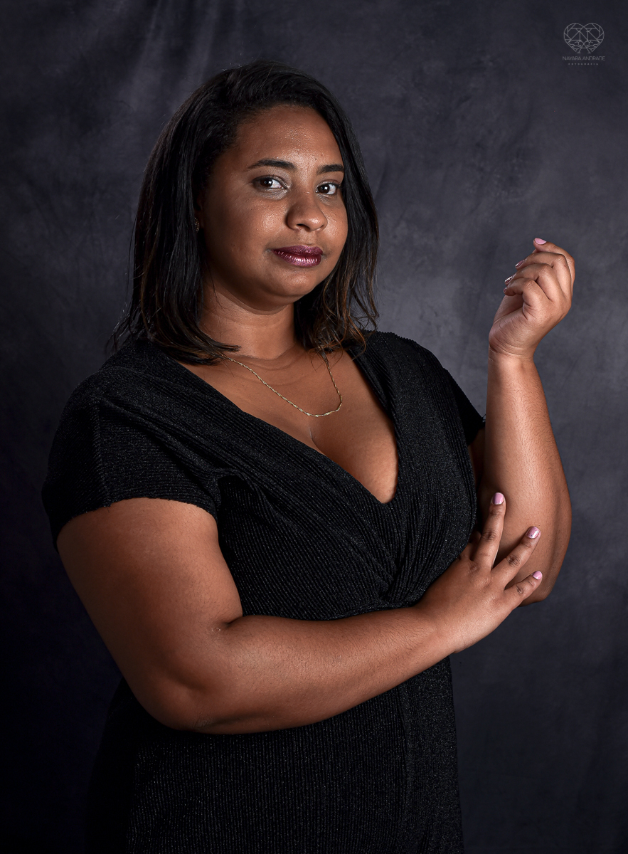 Fotos paras posicionamento de marca de empresa de salao de beleza cabelereiro e empreendedora feminina mulher Letycia Medeiros feitos pela fotografa premiada Nayara Andrade em Santos litoral de sao paulo fotos para empreendedores e posicionamento de marca