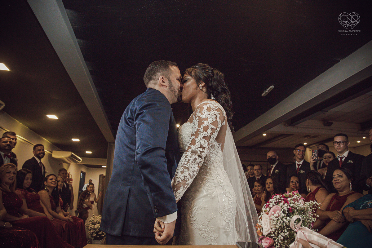 Fotografia de casamento no centro de santos realizado pela fotografa premiada nayara andrade casamento classico no centro de santos na docks santos 