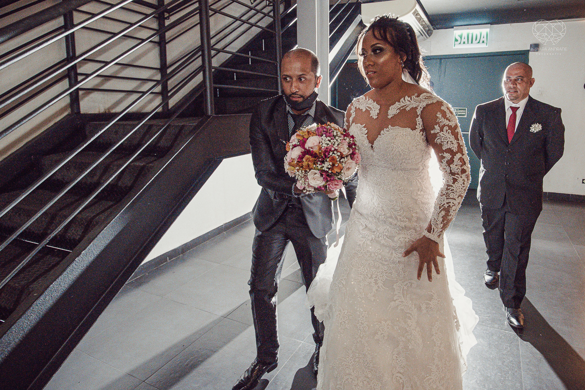 Fotografia de casamento no centro de santos realizado pela fotografa premiada nayara andrade casamento classico no centro de santos na docks santos 