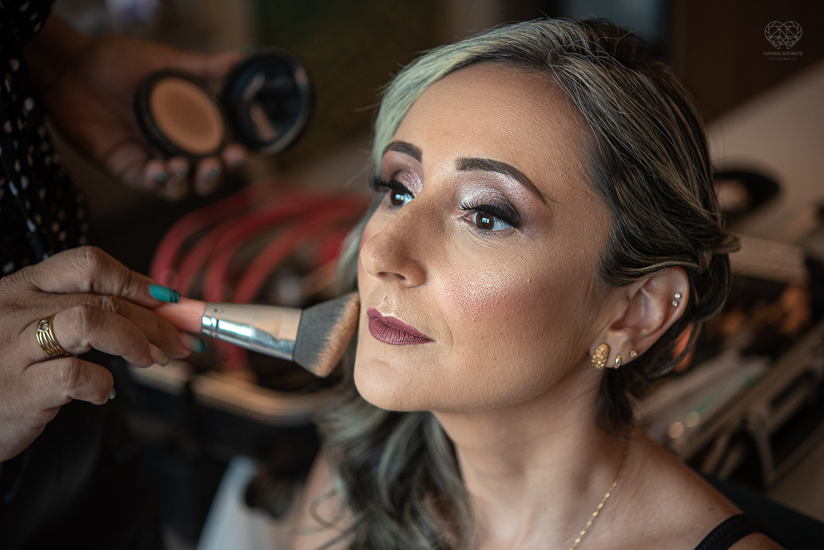 intimate wedding mini wedding feito em casa na cidade de santos fotografado pela fotografa premiada internacionalmente Nayara Andrade fotografia making of de noiva e noivo e jantar na casa da familia